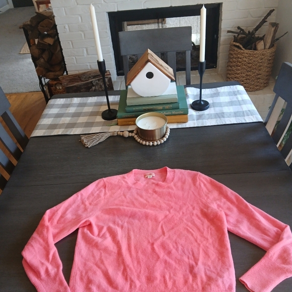 J Crew 100% Cashmere Women's Pink Sweater GREAT Condition Size Small - Picture 2 of 9